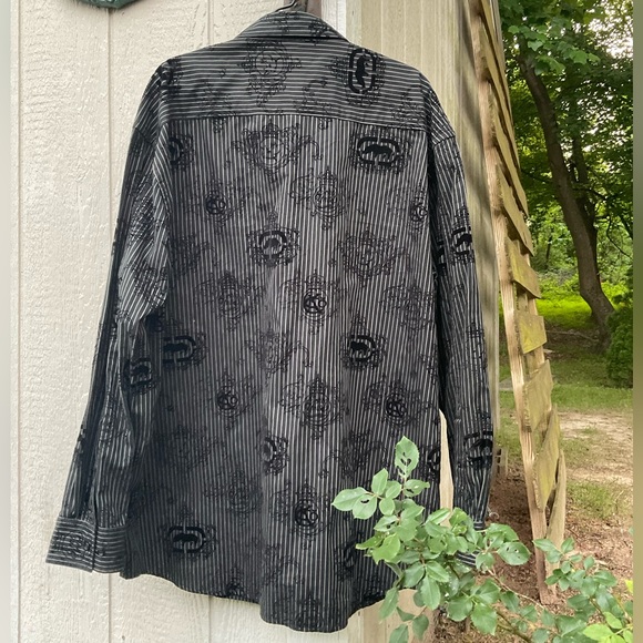 Men’s Striped Velvet Accented Embroidered Button Down Shirt! - Picture 7 of 9